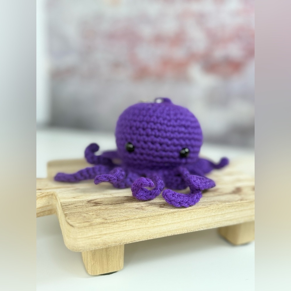 Handcrafted Jellyfish Purple Crochet Keychain - Picture 2 of 9